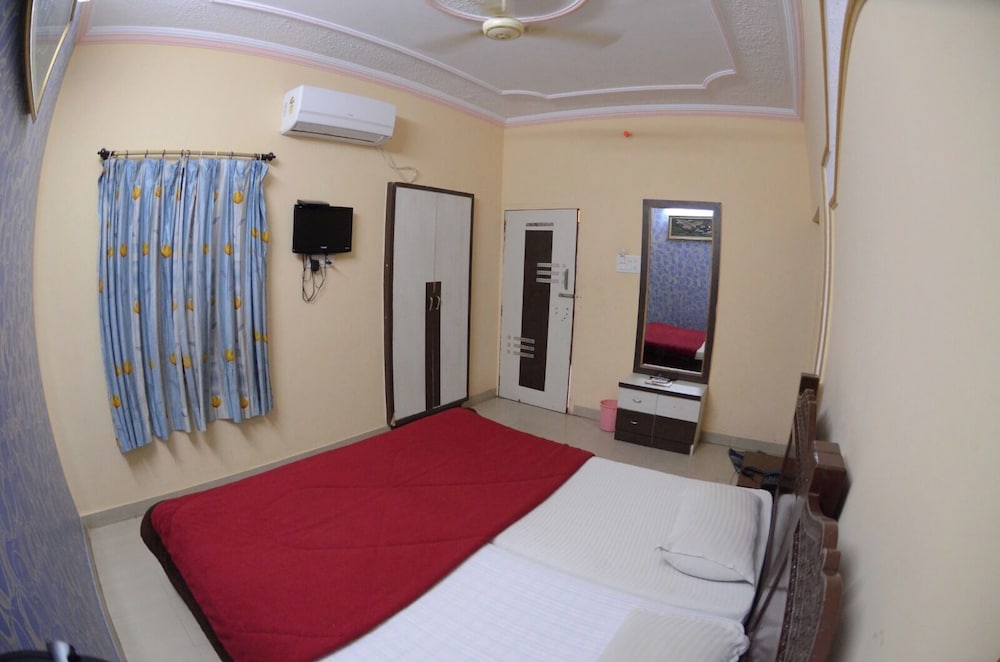 Deluxe Room - Photo 3