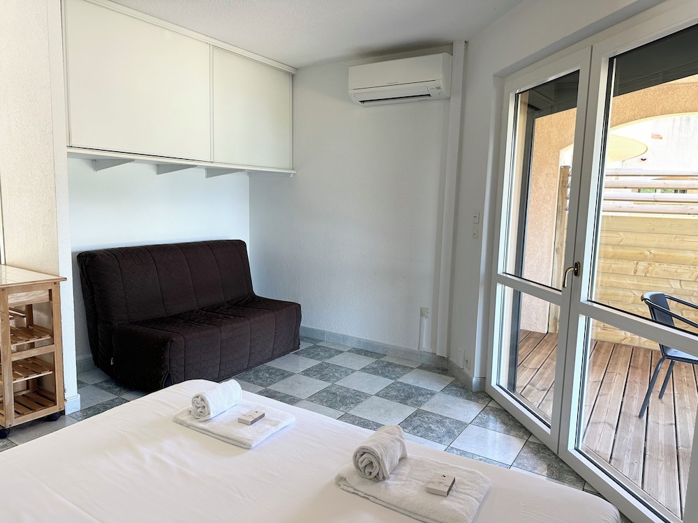 Studio, Terrace