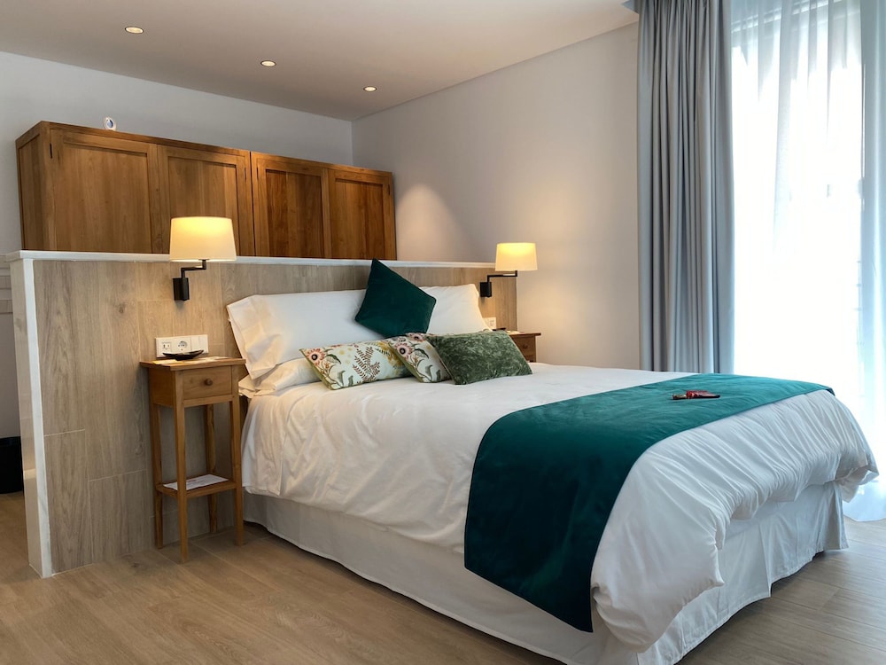 Luxury Studio, Kitchen, City View