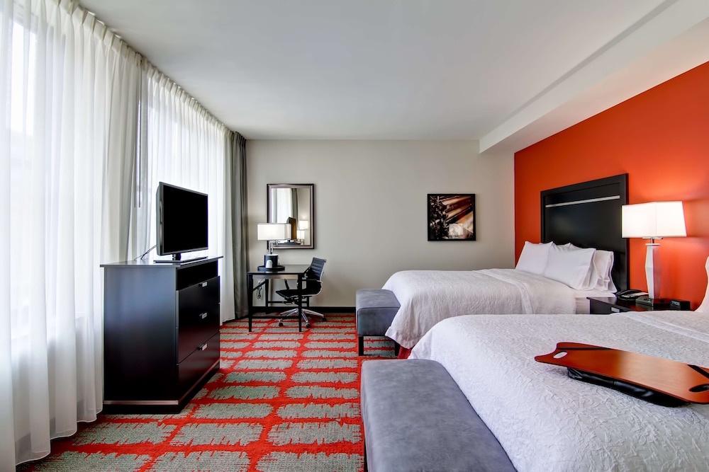 Room, 2 Queen Beds, Accessible, Bathtub photo 1