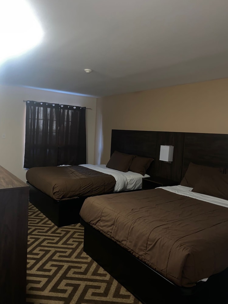 Room, 2 Queen Beds, Non Smoking - Photo 6