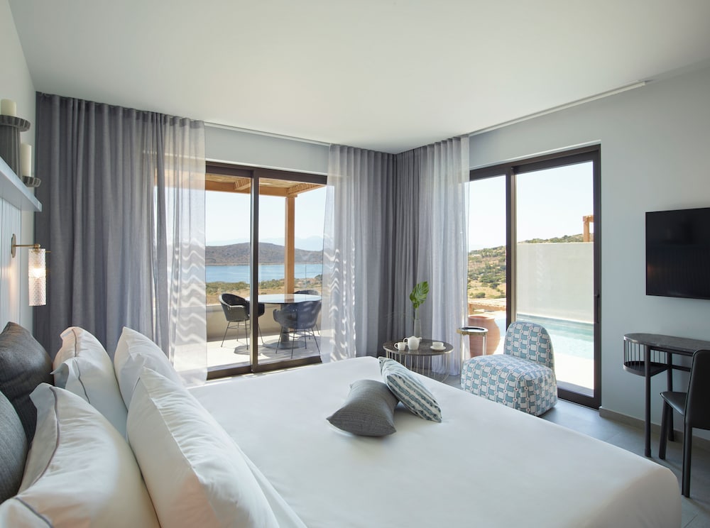 Two Bedroom Interconnecting Rooms with Private Pool - Sea View - Photo 1
