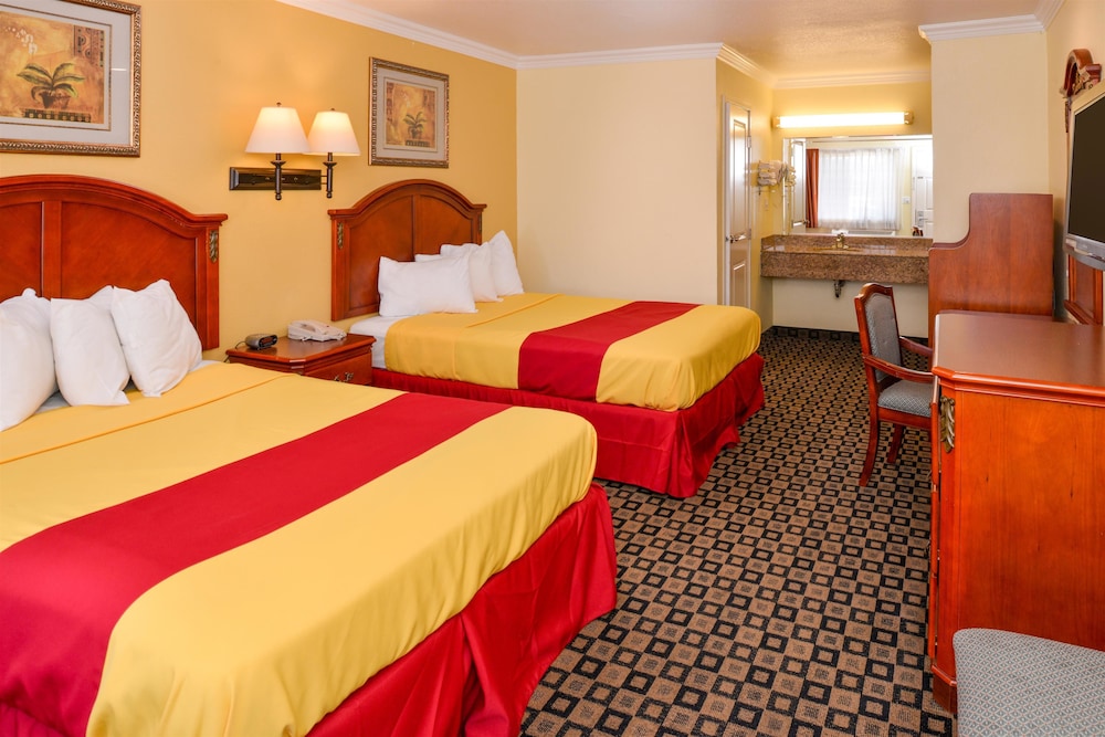Suite, 2 Queen Beds