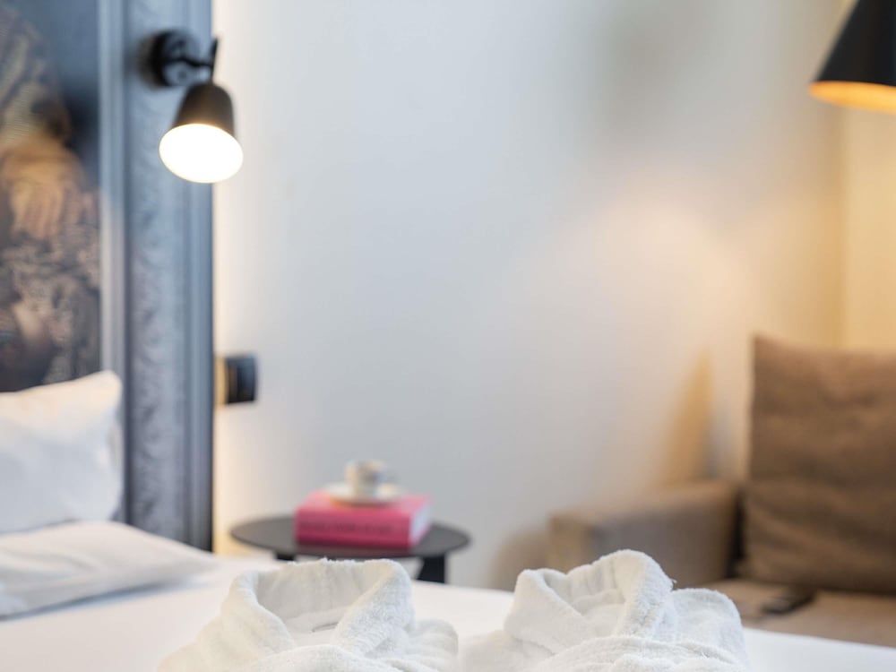 Premium Room, 1 Double Bed - Photo 6