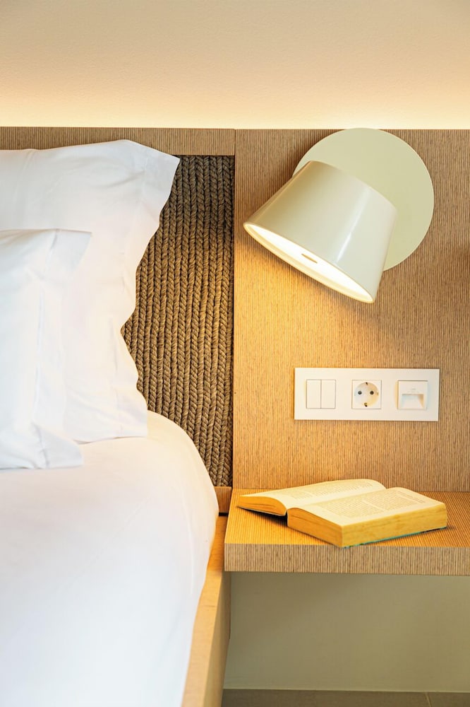 Premium Room - Photo 11