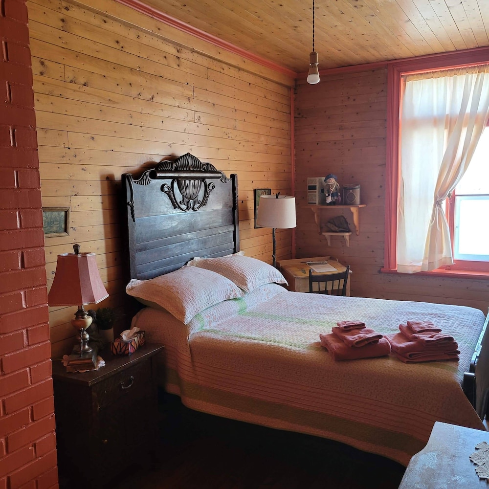 Double Room, 1 Double Bed (La Orangée) photo 2