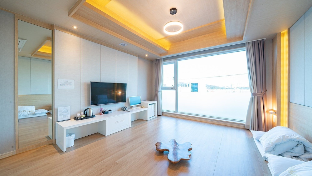Traditional Room, Harbor View