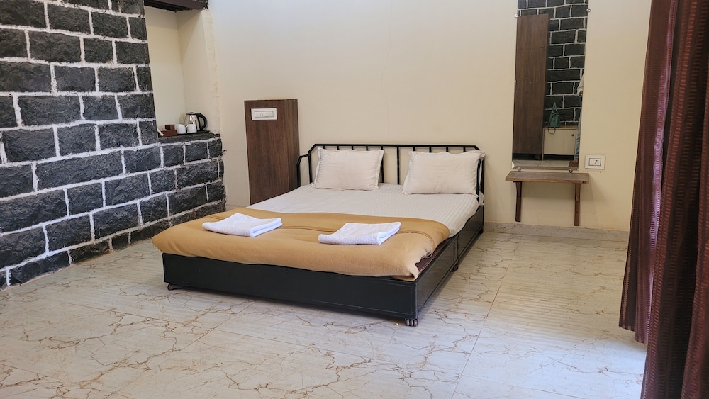 Luxury Quadruple Room, Multiple Beds, Non Smoking, Hill View photo 1