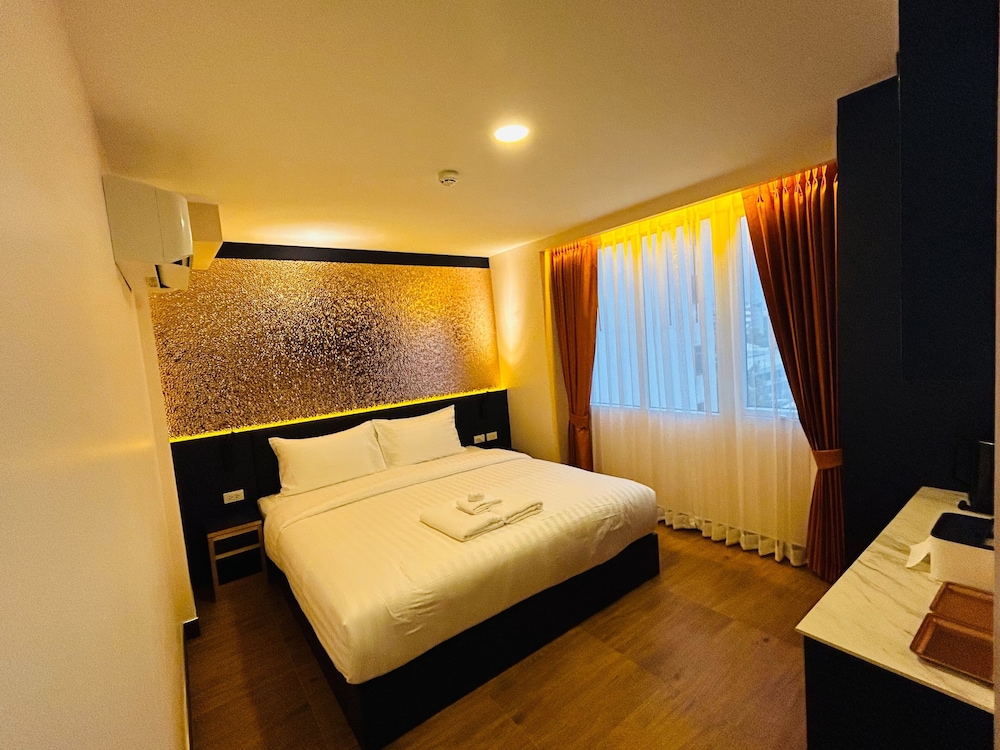 Standard Double Room, City View photo 2