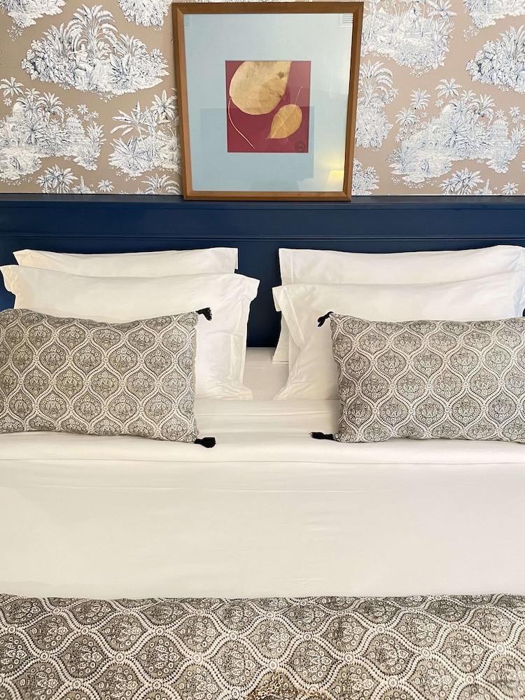 Superior Double Room, 1 Queen Bed thumbnail 6