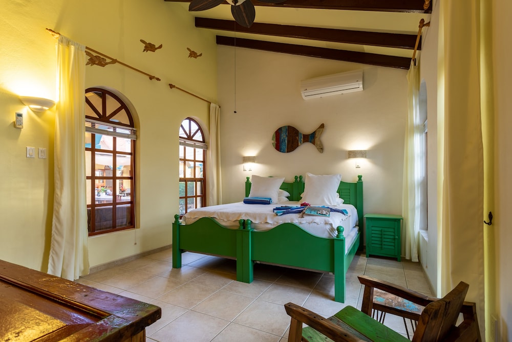 Luxury Room, 1 King Bed, Bathtub