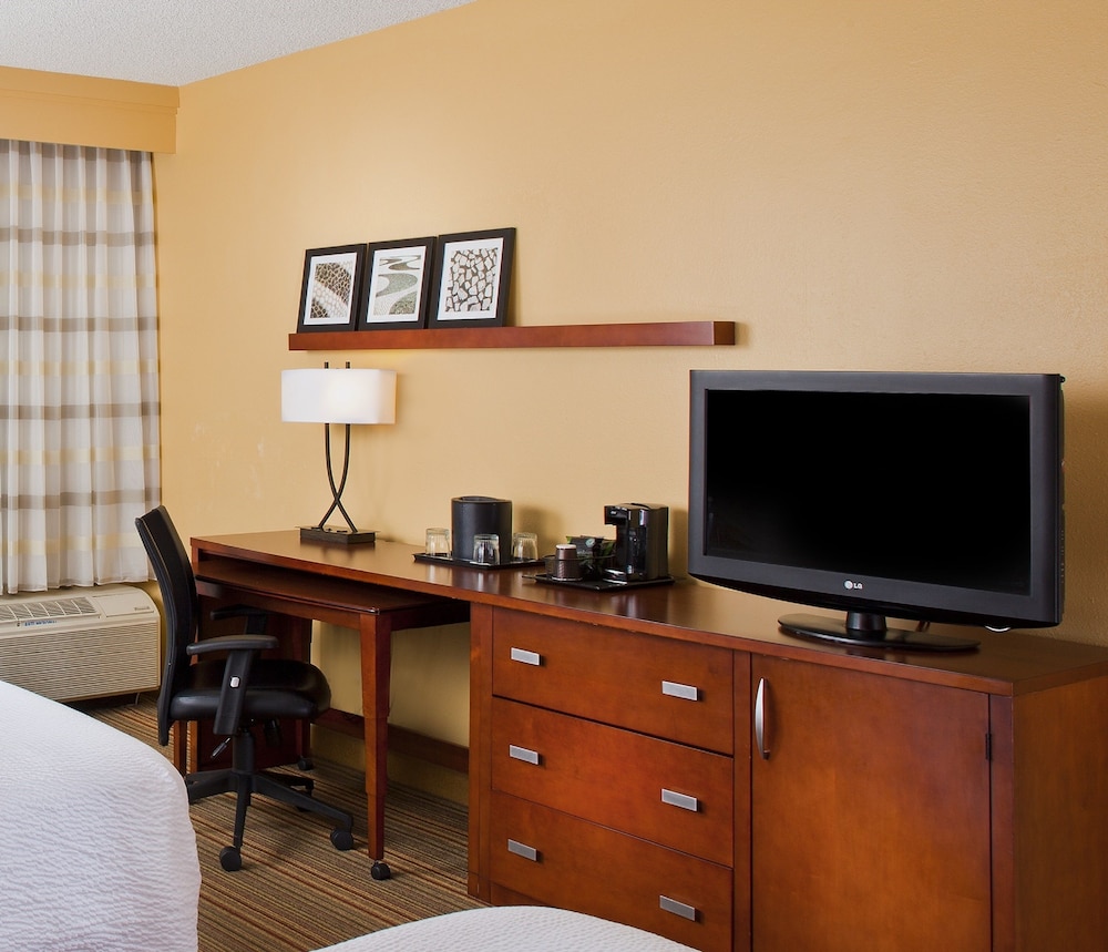 Room, 1 King Bed with Sofa bed, Balcony