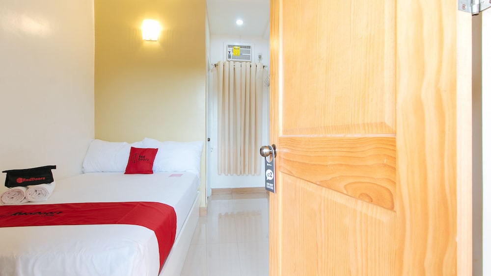 Double Room (Reddoorz) - Photo 2