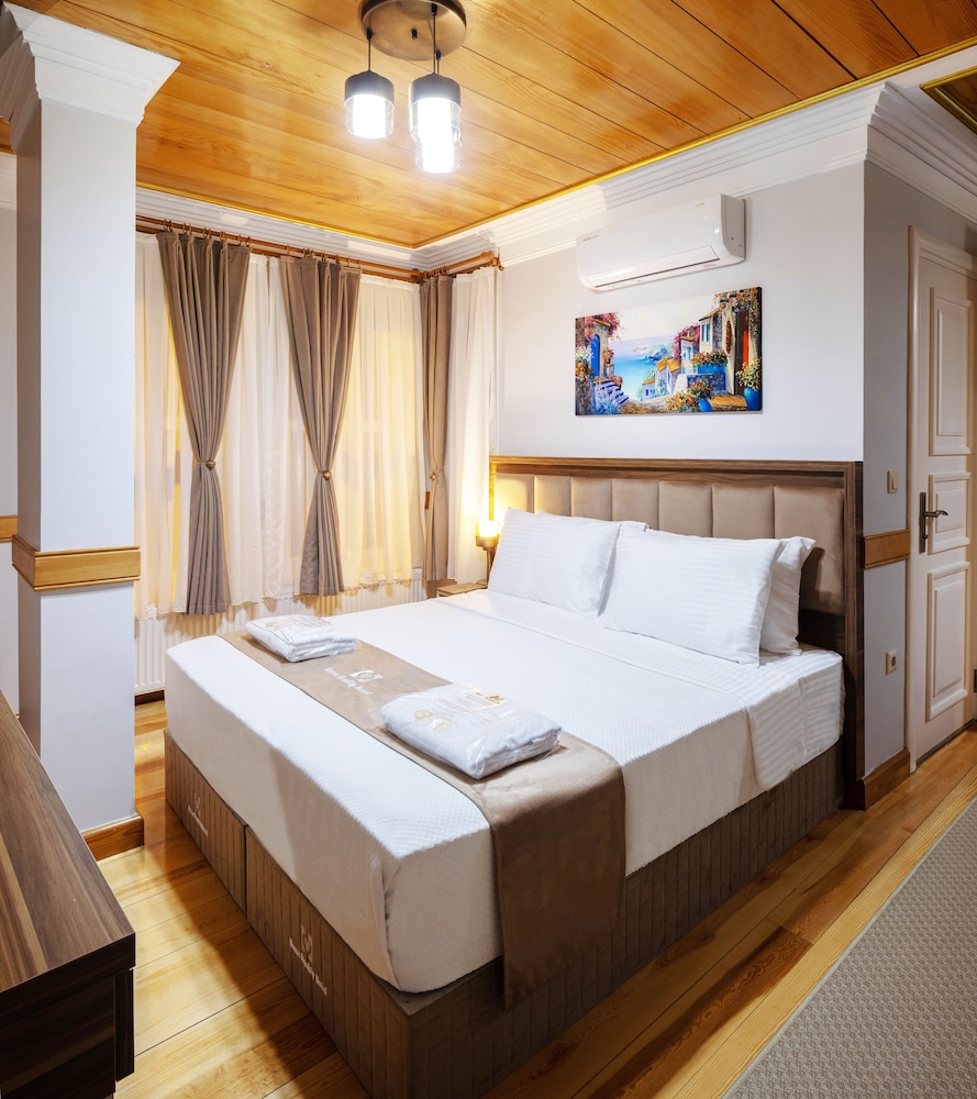 Standard Double or Twin Room photo 1