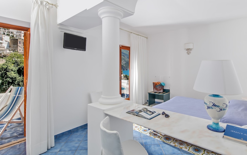 Grand Room, Partial Sea View photo 3