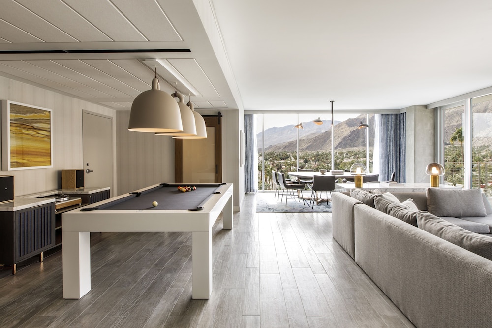 Suite, 1 Twin Bed (Arlo) thumbnail 6