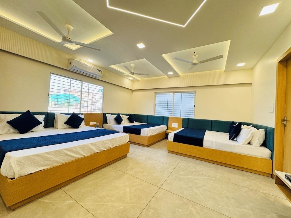 Family Room photo 1