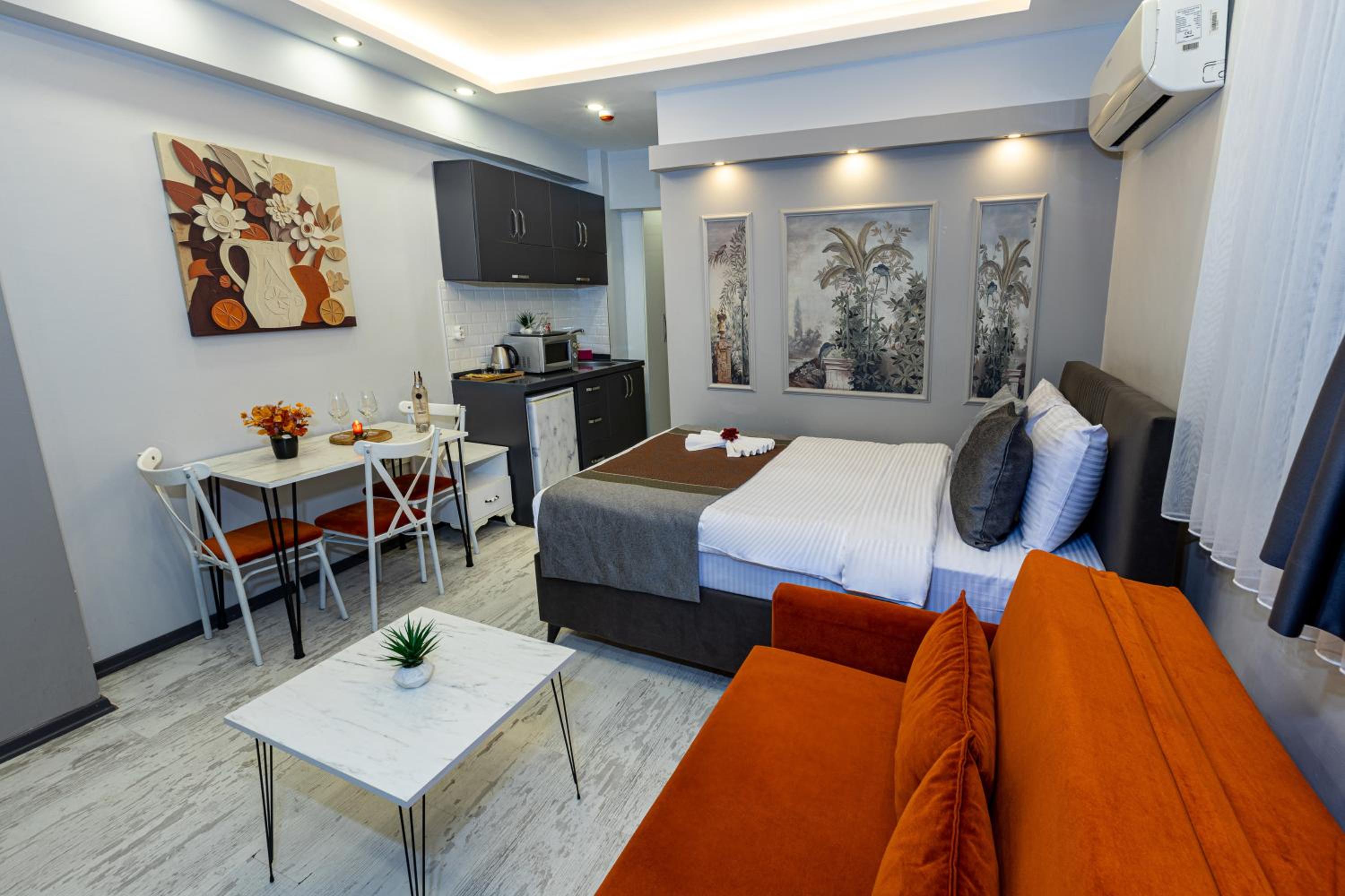 Suite With Balcony photo 3