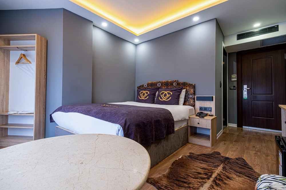 Standard Room, 1 Queen Bed, Air conditioning, City View photo 2