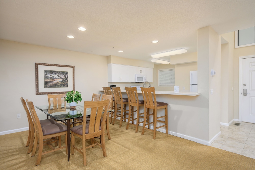 Townhome, 2 Bedrooms photo 1