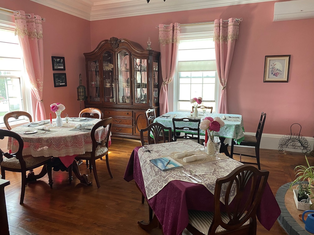 Hummingbird Suite photo 3