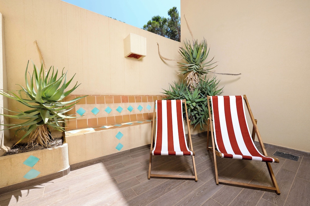 Comfort Triple Room (Patio) - Photo 4