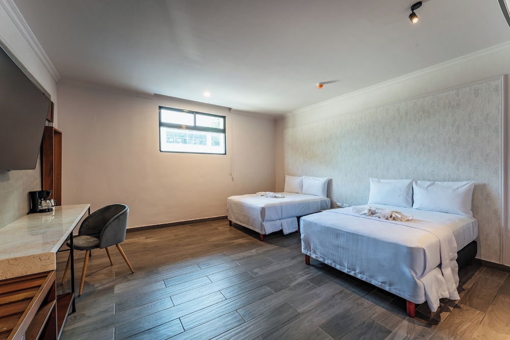 Double Room - Photo 10