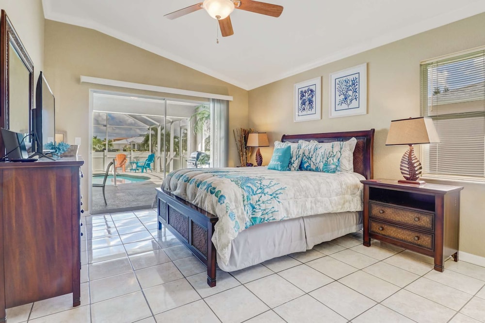 House (2721 SW 42nd LN)