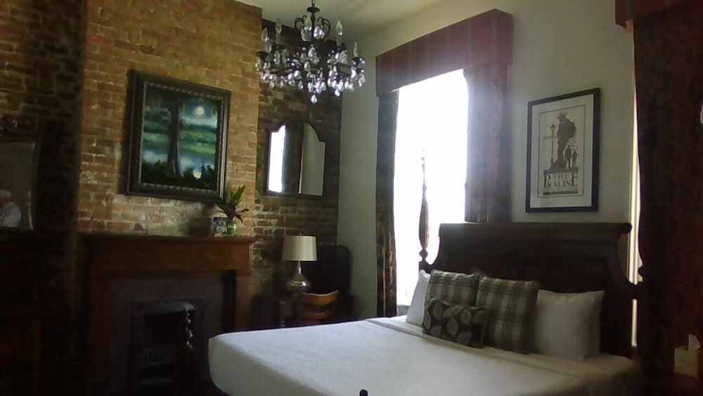 Romantic Single Room, 1 King Bed, City View
