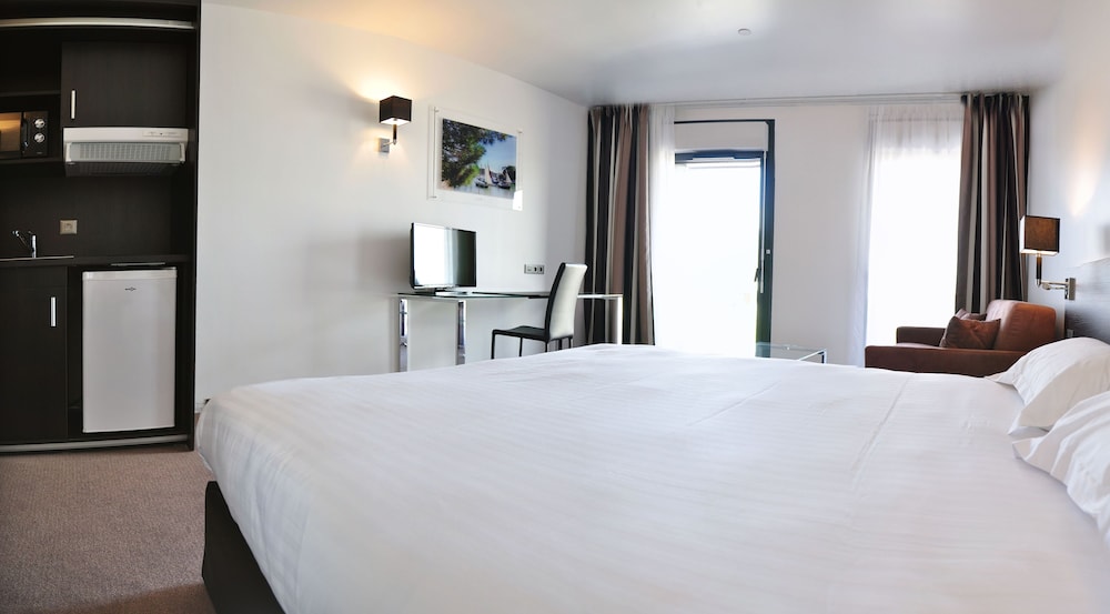 Superior Studio, 1 Double Bed photo 3