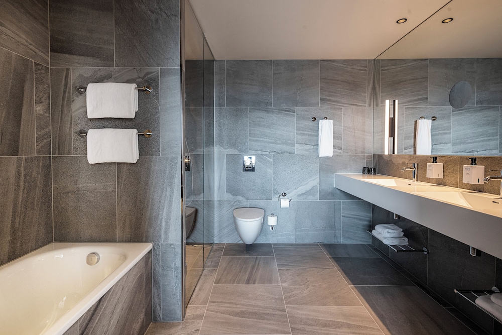 Suite (Master - Wellness & pool excluded) thumbnail 6