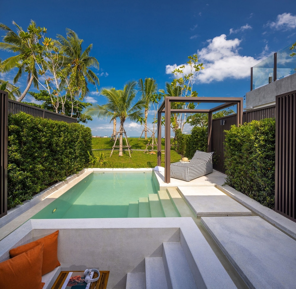 Beachfront Pool Villa - Photo 6