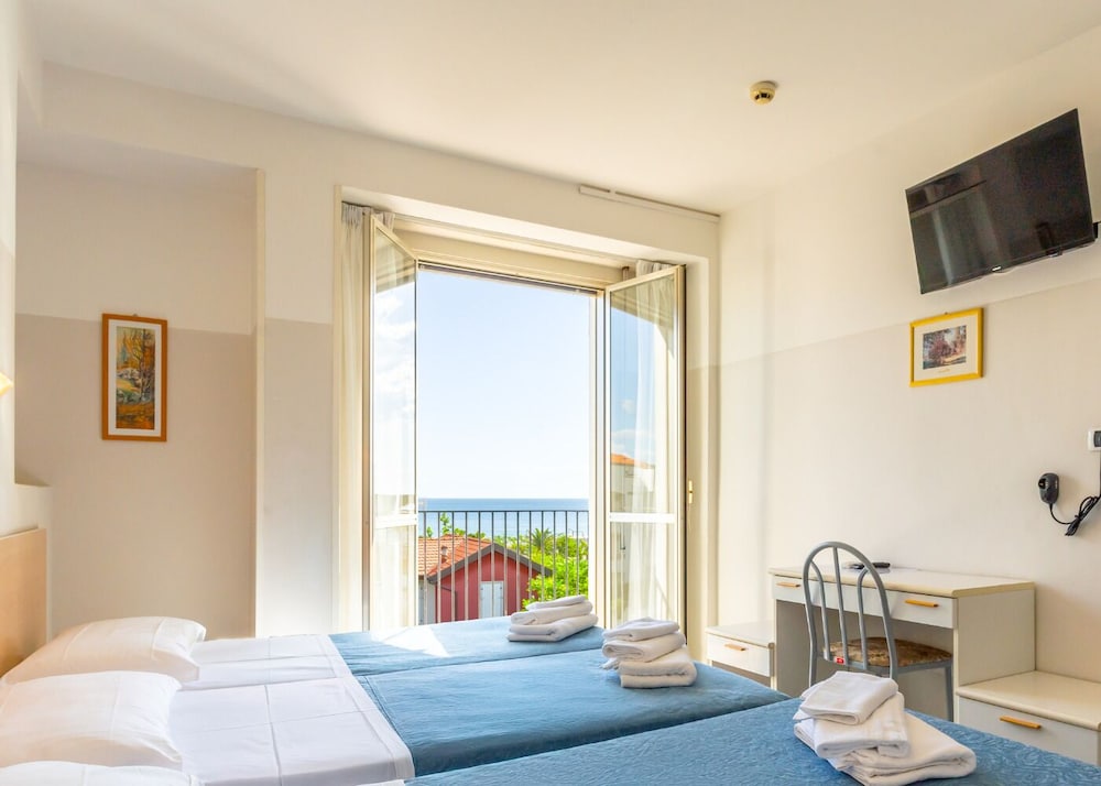 Panoramic Quadruple Room