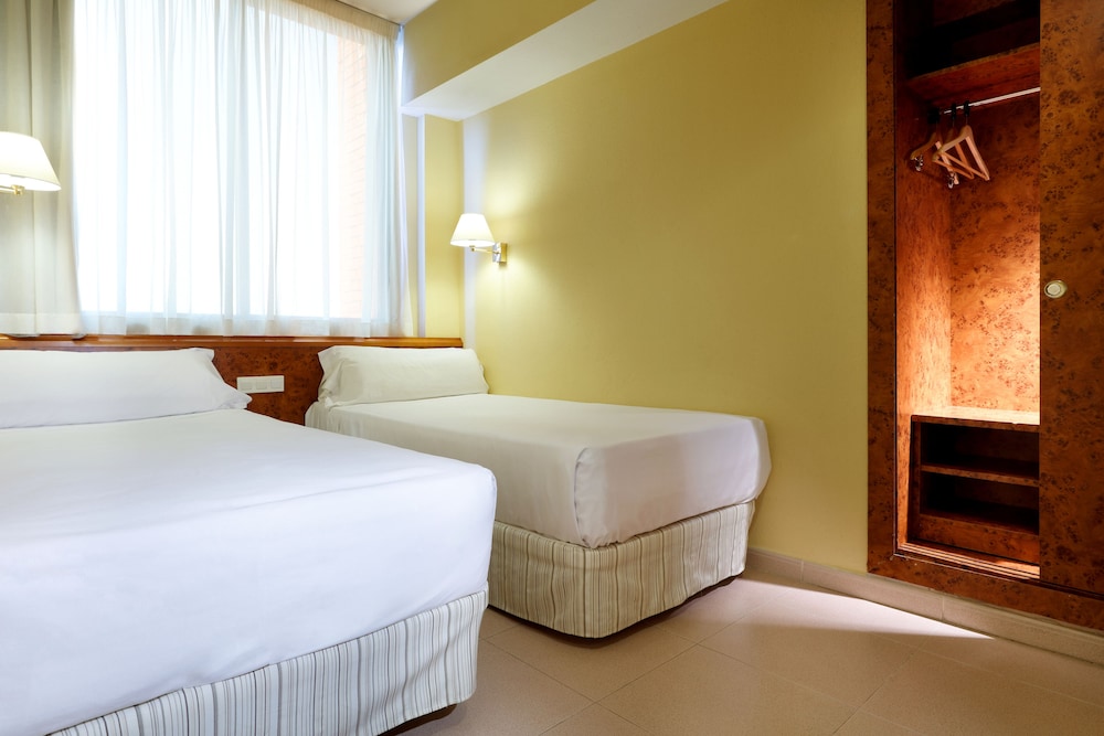 Standard Triple Room, 1 Bedroom (Extra Large) - Photo 4
