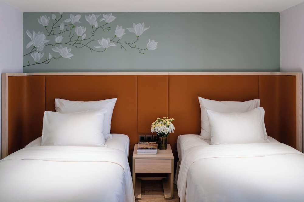 Deluxe Twin Room, City View photo 2