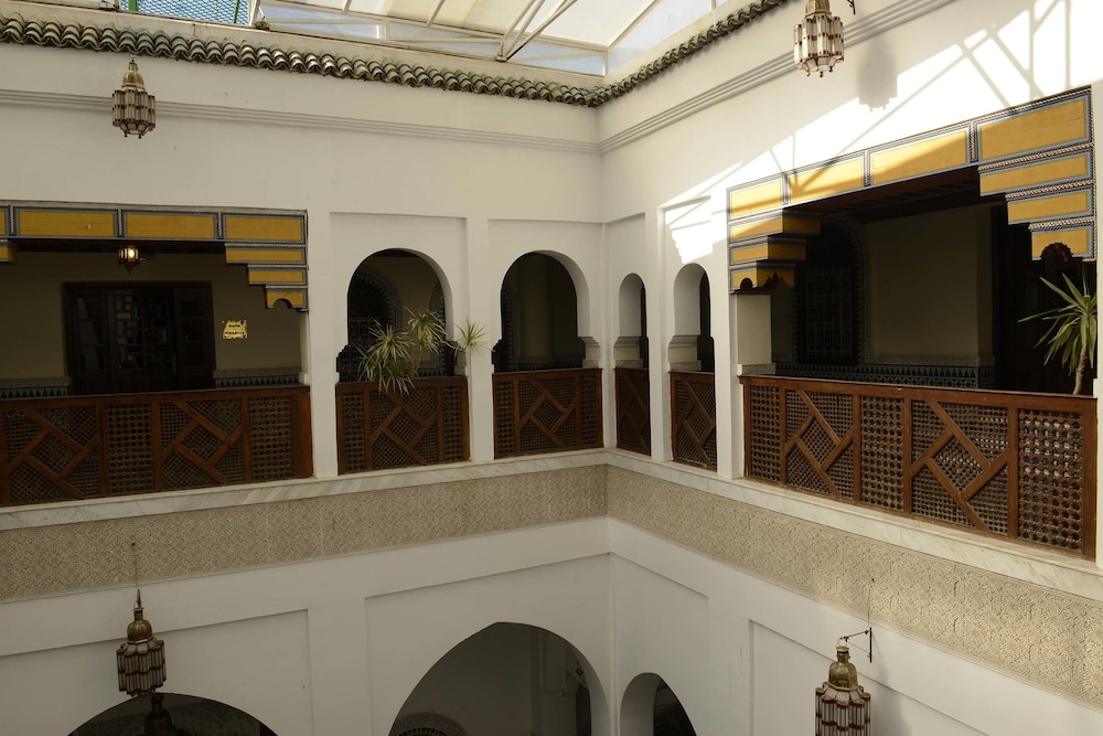 Luxury Room - Photo 16