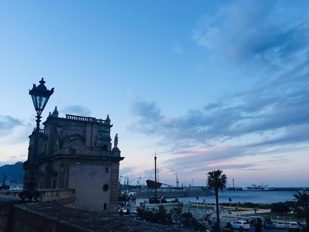 Casa Ròtre in the Historic Center of Palermo, 写真 4