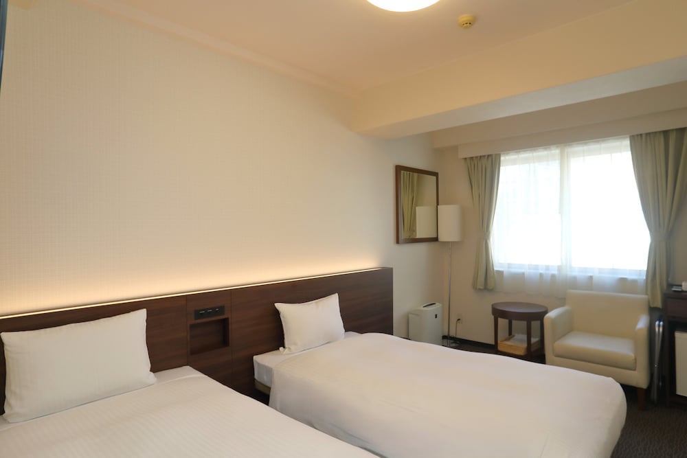Economy Twin Room, Non Smoking (Bed width 102 cm) (Up to 1 child ages 0-5 years old) photo 1