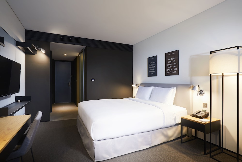 [KTO Visit Korea Giveaway] Deluxe Double Room photo 1