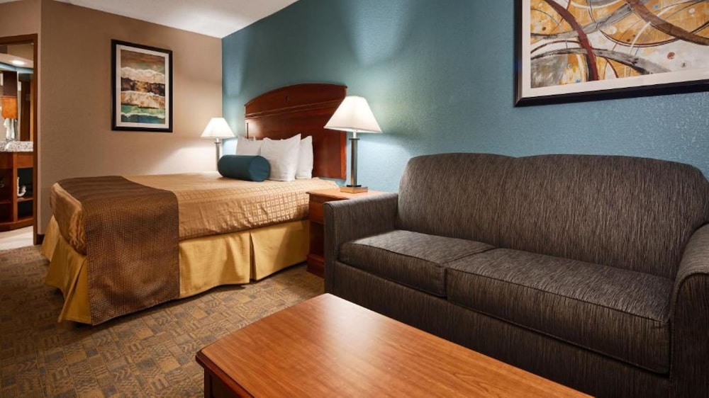 Room, 1 King Bed, Non Smoking - Photo 6