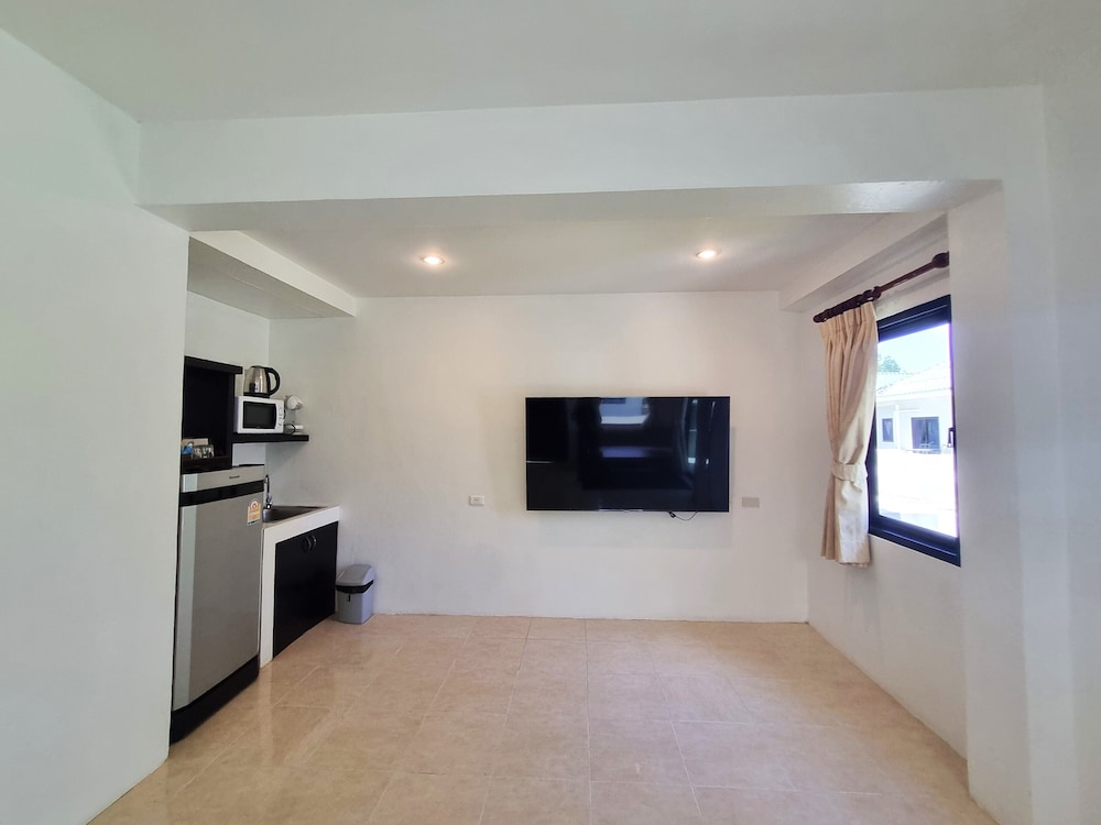 Premium Bungalow, 1 Bedroom, Non Smoking, Refrigerator - Photo 15
