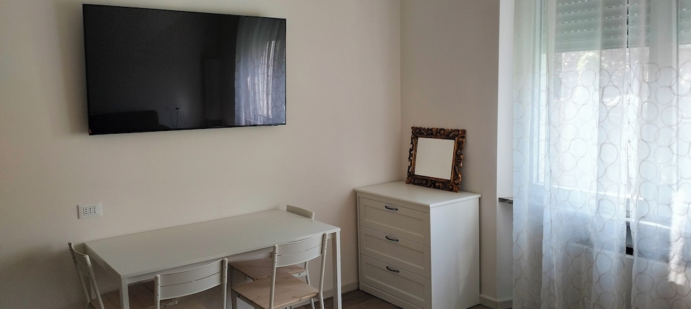 Family Room photo 3