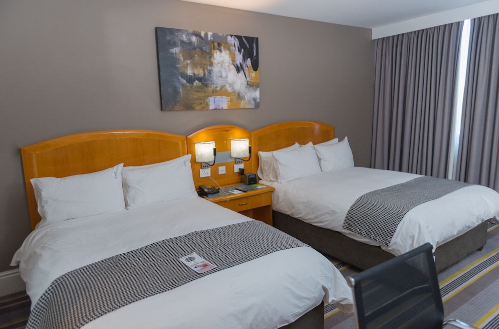 Standard Room, 2 Double Beds, City View (Mountain View) - Photo 5