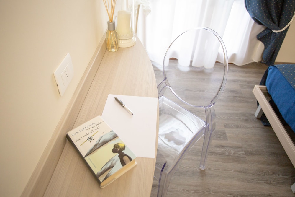 Twin Room - Photo 4