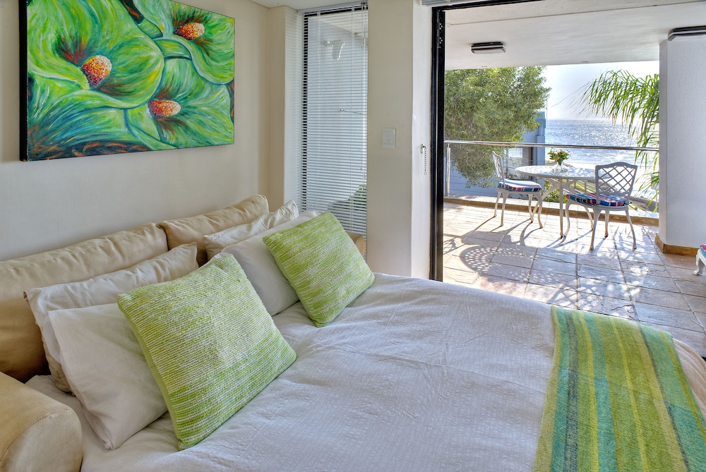 Luxury Suite, 1 King Bed with Sofa bed, Spa Bath, Ocean View, Beachside - Photo 8