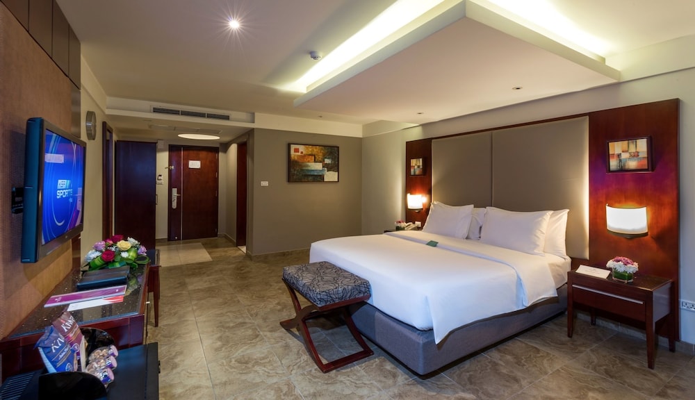 Suite, 3 Bedrooms photo 1