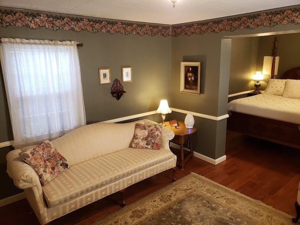 The Carriage House Suite photo 1