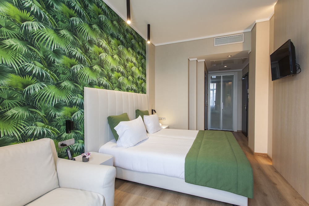 Standard Twin Room - Photo 3