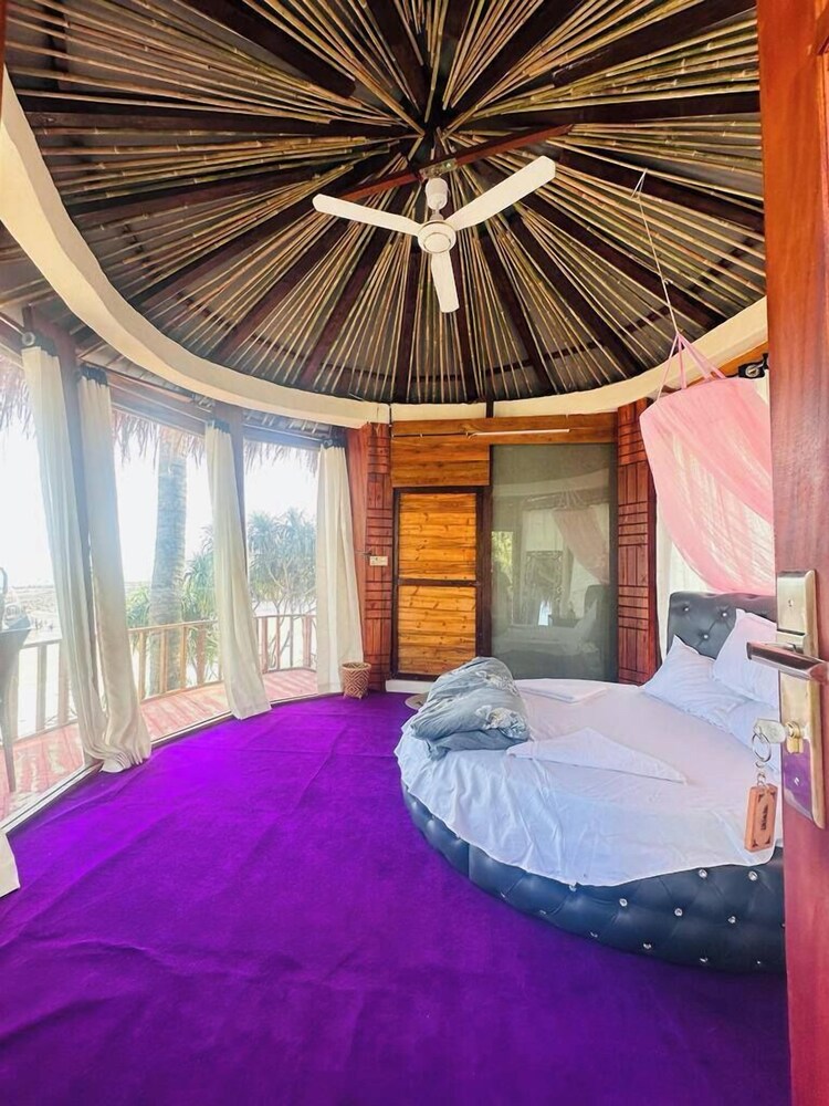 Honeymoon Villa, Sea View