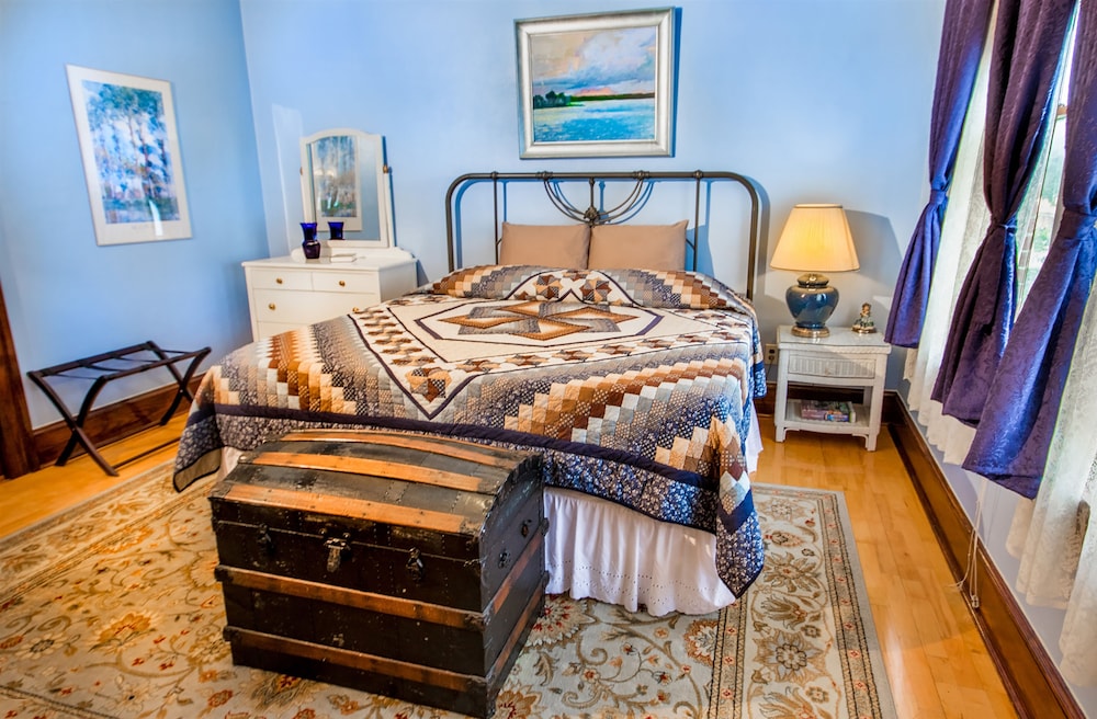 Family Suite, 2 Bedrooms, Private Bathroom (King Two Bedroom Suite) photo 2